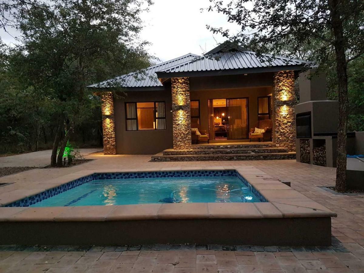 Luvivane Luxury Villa & Cottage Marloth Park Exterior photo